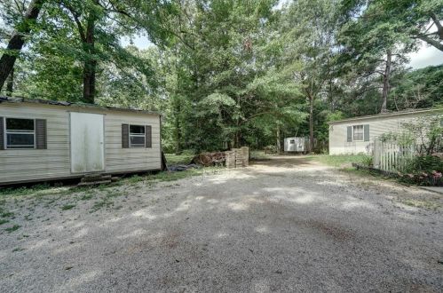 750 Waukegan Rd, Conroe TX  exterior