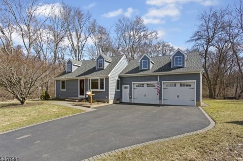 37 Frank St, Dover, NJ 07803-2941