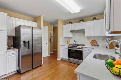 20 Grant Way, Princeton NJ  08540-1600 exterior