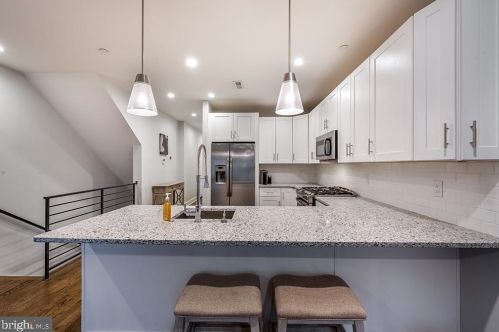 1225 5 St, Philadelphia PA 19122-5234 exterior