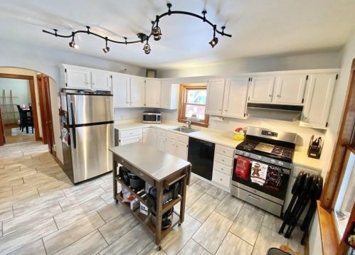 31 Russell St, Nashua, NH 03060-4101