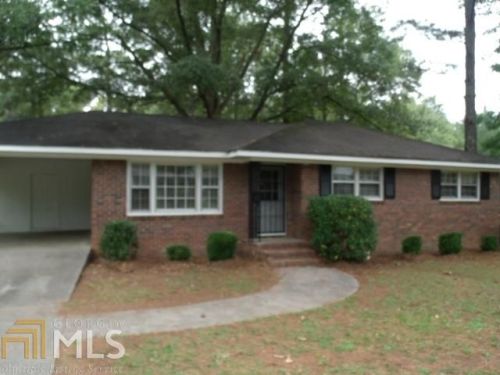 684 Hillcrest Dr, Jackson, GA 30233-2324
