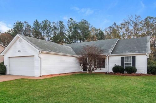 40 Arthurs Ln, Porterdale, GA 30016-8784
