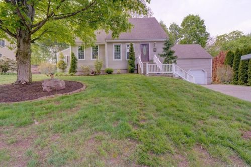 20 Tree Hill Rd, Kensington, CT 06037-3009