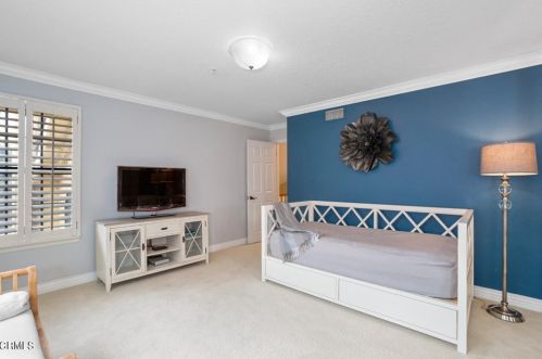 2036 Montecito Dr, Glendale CA  91208-1824 exterior