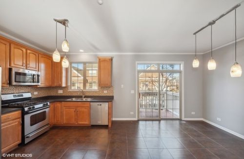484 Prestwick Ln, Wheeling, IL 60090-6229