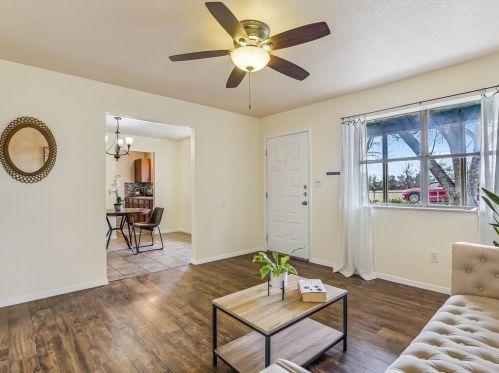 502 1st St, Uhland TX  78640-9440 exterior