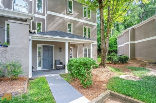 10 Brittany Way, Atlanta GA  30324-2962 exterior