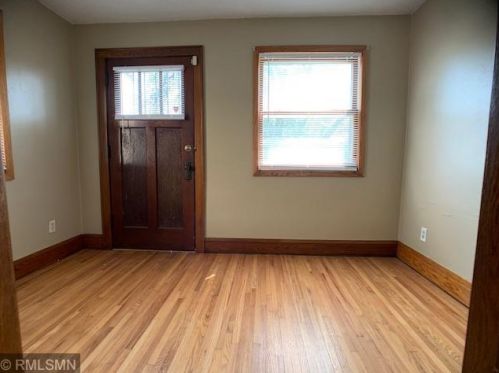 1101 Hudson Rd, Saint Paul MN  55106-6107 exterior