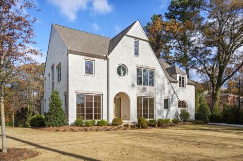 679 Moores Mill Rd, Atlanta GA  30327-0015 exterior