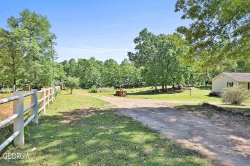 1804 Meadows Boone Rd, Luthersville, GA 30251-1940