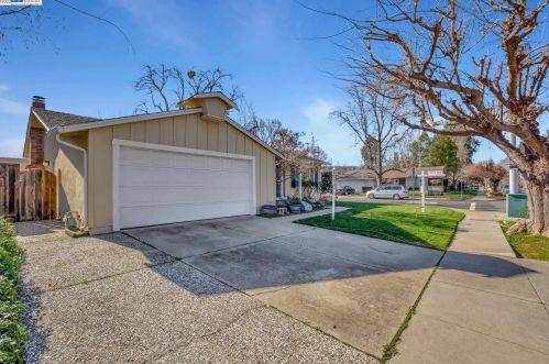 4776 Black Ave, Pleasanton, CA 94566-6006