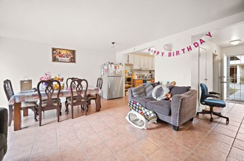 2124 Brownwood Ave, Anaheim CA  92801-5713 exterior