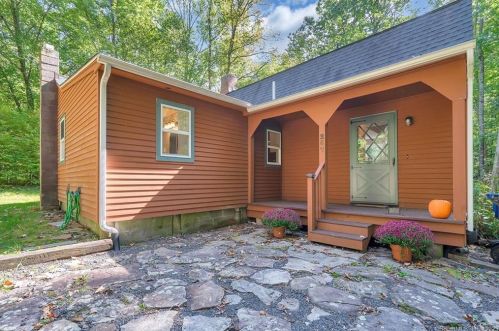 257 Reynolds Dr, Coventry, CT 06238-2645