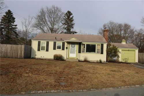 59 Barren Hill Dr, Warwick, RI 02886-2103