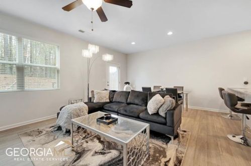 3132 Meadowstone Ln, Atlanta GA  30331-2939 exterior