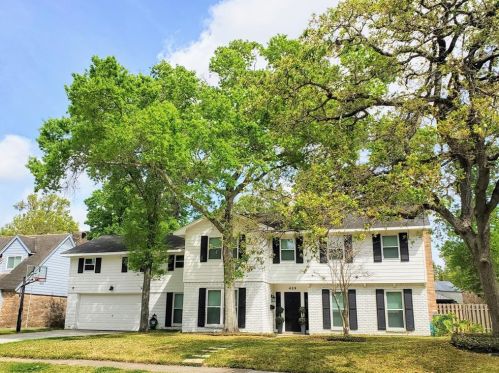 439 Bayou View Dr, Taylor Lake Village, TX 77586-6105