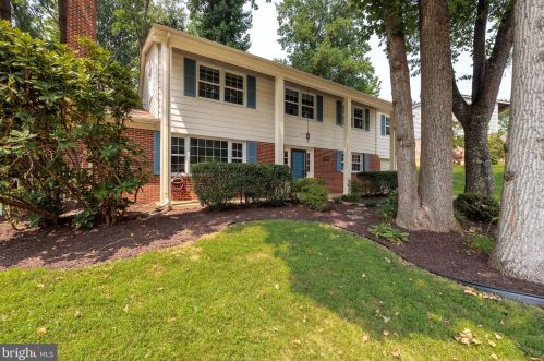 7136 Game Lord Dr, Springfield, VA 22153-1318