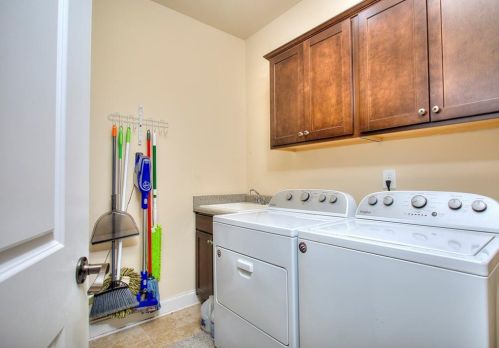 1561 Renaissance Dr, Conyers GA  30012-3896 exterior