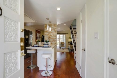 335 Temple Dr, Milpitas, CA 95035-4757