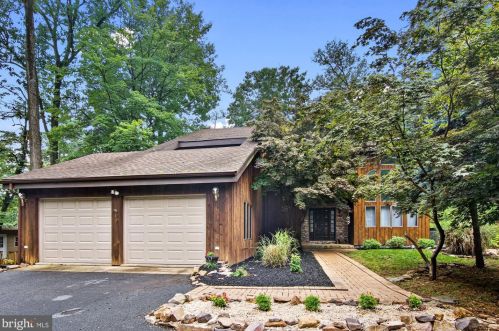 2250 Williams View Dr, Harrisburg, PA 17112-9126