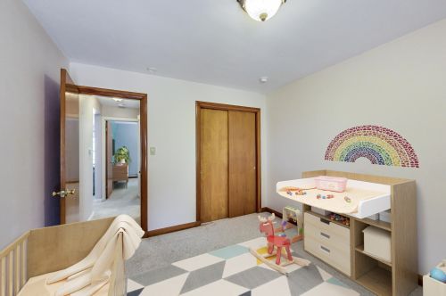 7049 Keeney St, Niles IL  60714-3037 exterior