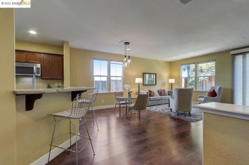 527 Falling Star Dr, Pacheco, CA 94553-4839
