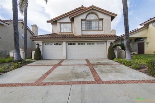 1583 Madrid Dr, Vista, CA 92081-5005