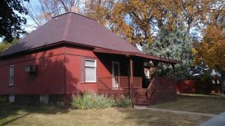 302 5th St, Curtis, NE 69025-5504