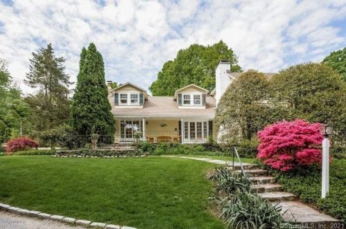 116 Pecksland Rd, Greenwich CT  06831-3650 exterior