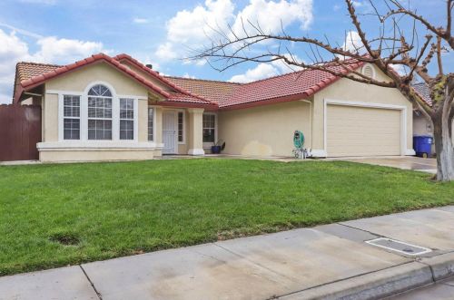 2125 Park Paxton Ct, Los Banos, CA 93635-5412