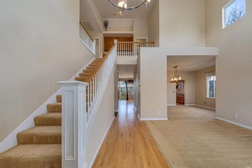 9542 Ashley Dr, Windsor, CA 95492-7504