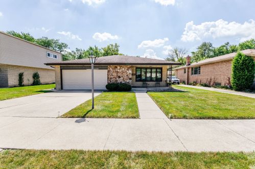 1029 Blouin Dr, Dolton, IL 60419-2702