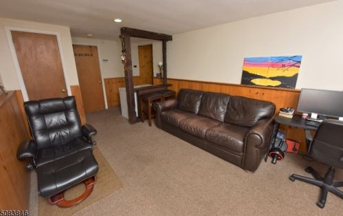 2077 Wall St, Rahway, NJ 07065-5734