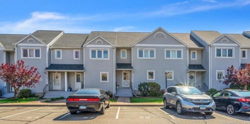 59 Oak Ridge Dr, Windsor Locks CT  06096-2666 exterior
