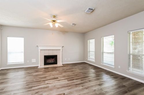 2634 Vermillion Rd, Taylor Lake Village TX  77586-2823 exterior