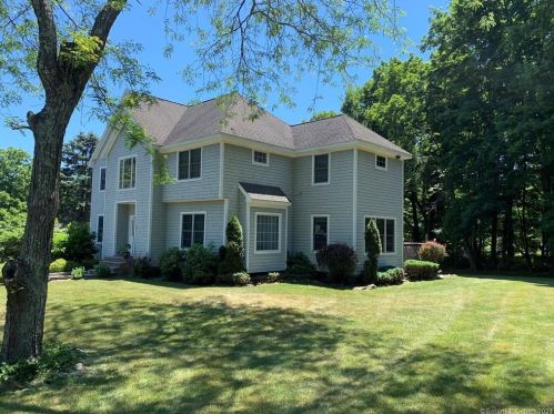 86 Riverside Rd, Sandy Hook, CT 06482-1272