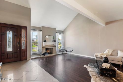 2381 Birchfield St, Simi Valley, CA 93065-2546