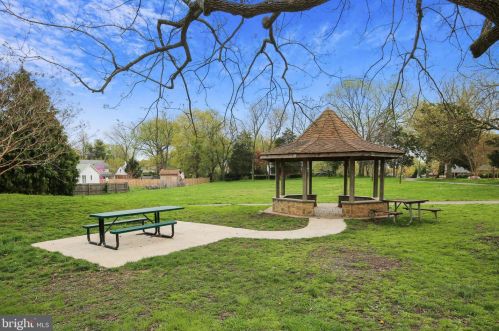 917 Northwest Dr, Silver Spring MD  20901-1435 exterior