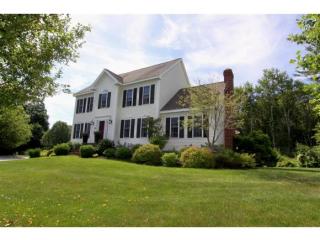 22 Quaker Ln, Seabrook, NH 03874-4692