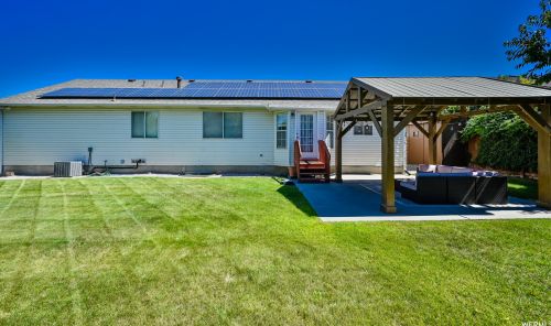 9242 Targhee Dr, Taylorsville UT 84088-6360 exterior