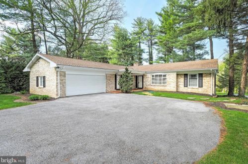 795 Witmer Rd, York, PA 17402-9371