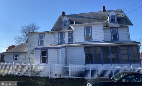364 Spruce St, Harrisburg, PA 17113-2436