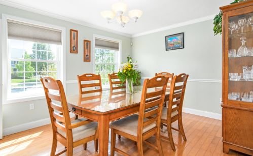 115 Cherrywood Dr, Nashua, NH 03062-3093