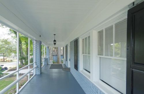 944 Burns Dr, Atlanta GA  30310-4632 exterior