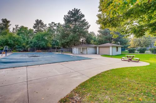 2731 Oakland Cir, Denver CO  80014-3136 exterior