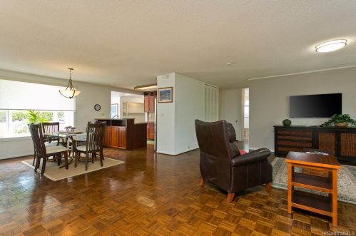 39 Makaweli St, Honolulu HI  96825-2148 exterior