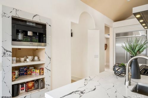 4501 Cerro Vista Dr, Anaheim CA 92807 exterior