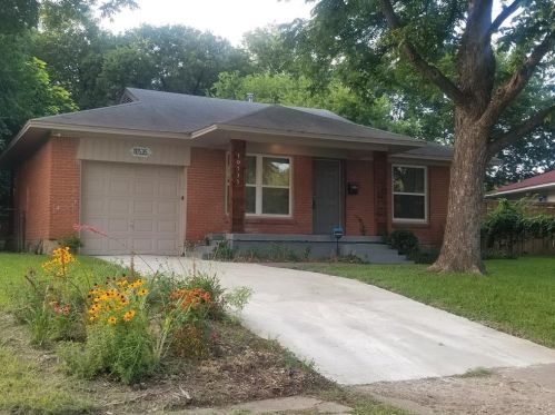 10535 Benbrook Dr, Dallas, TX 75228-2731