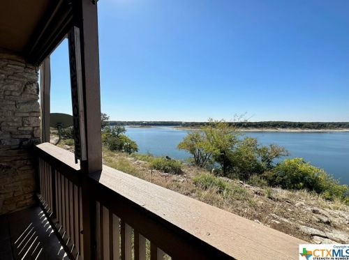 2 Cliffhouse Dr, Morgans Point TX  76513-6377 exterior